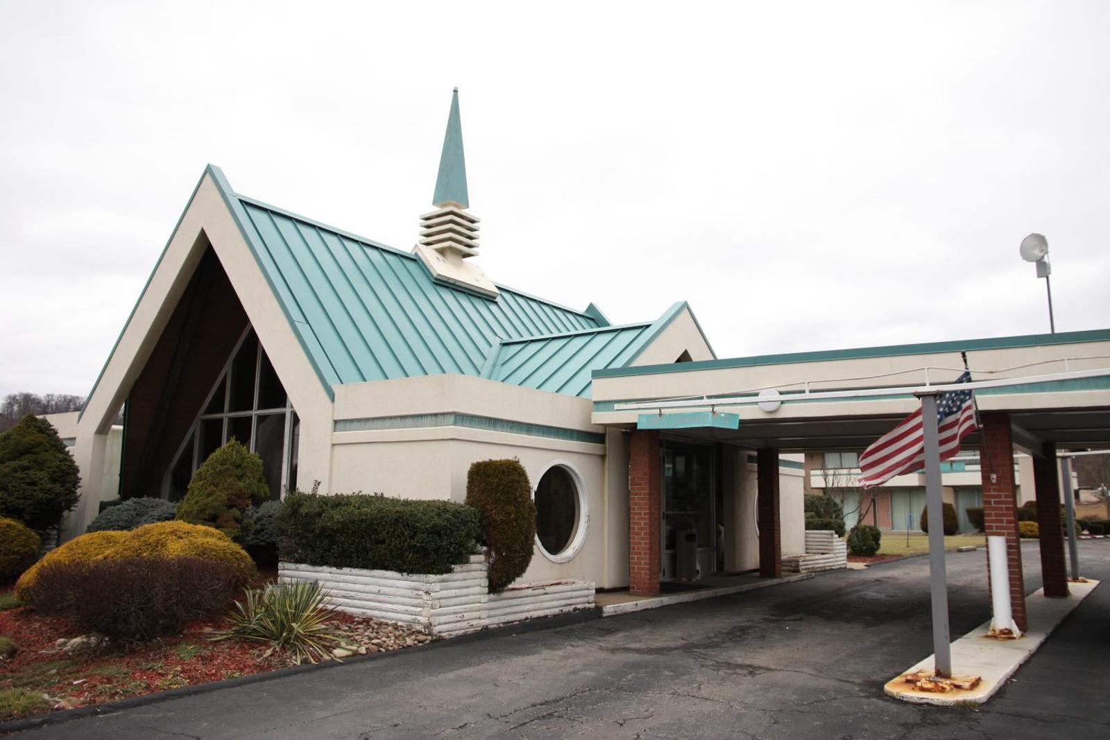 New Stanton Garden Inn Main image 1